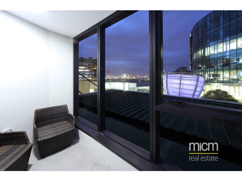 511/100 Harbour Esplanade, Docklands VIC 3008