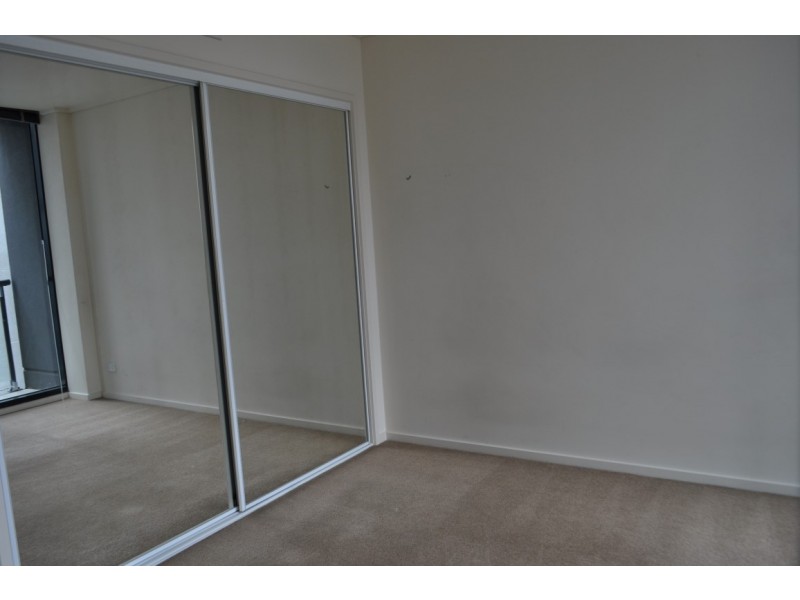 REF 072647/100 Kavanagh Street, Southbank VIC 3006