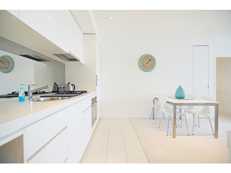 N2004/241 Harbour Esplanade, Docklands VIC 3008