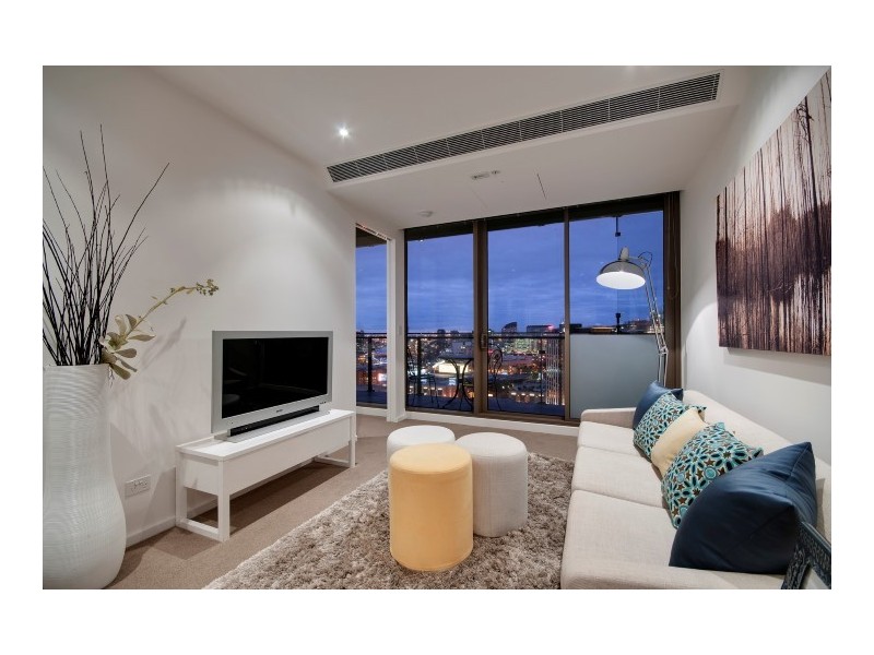 REF 072703/118 Kavanagh Street, Southbank VIC 3006
