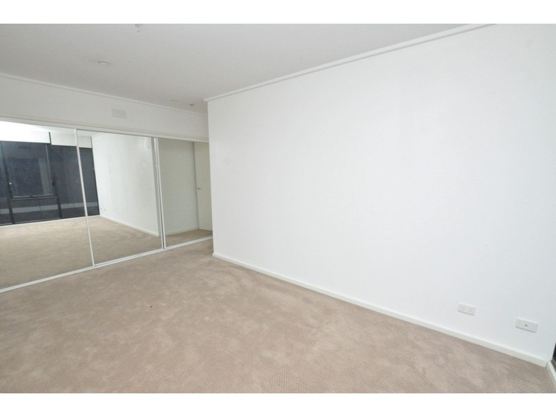 REF 072758/173 City Road, Southbank VIC 3006