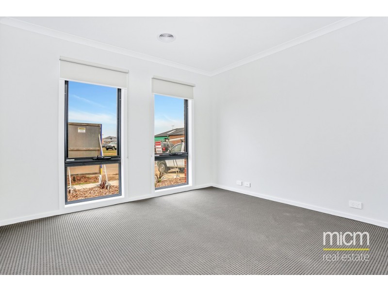 34 Kyogle Avenue, Point Cook VIC 3030