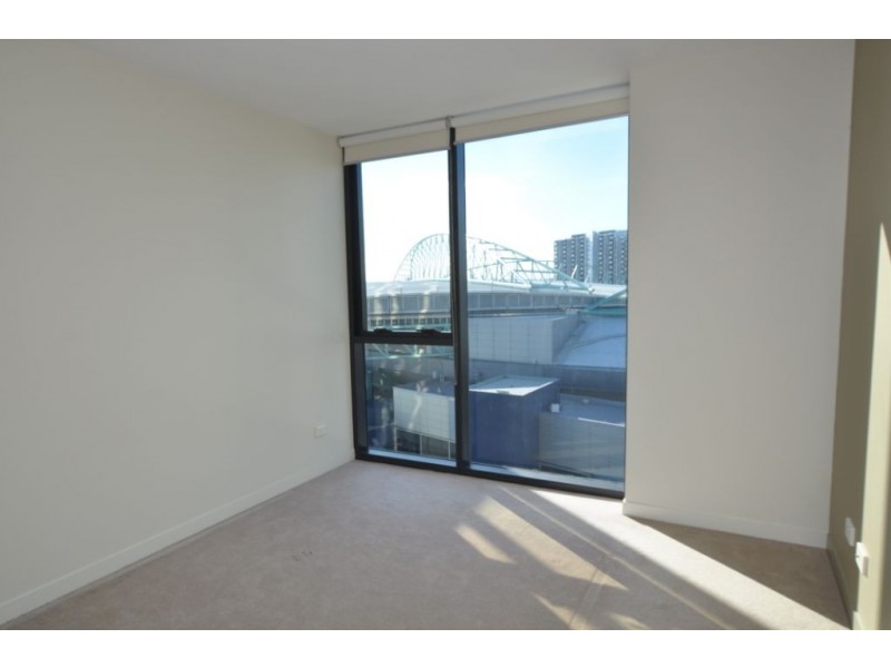 1613/100 Harbour Esplanade, Docklands VIC 3008