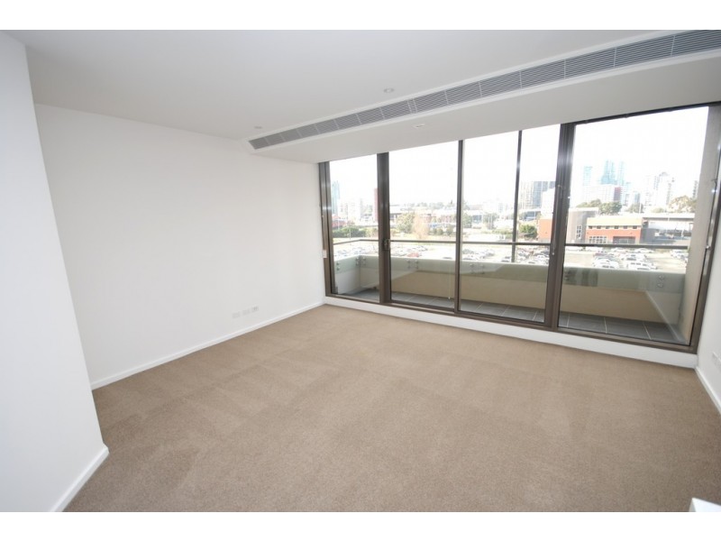 REF 073103/118 Kavanagh Street, Southbank VIC 3006