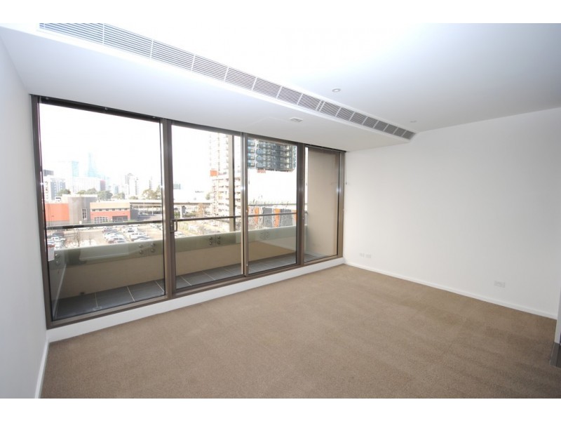 REF 073103/118 Kavanagh Street, Southbank VIC 3006