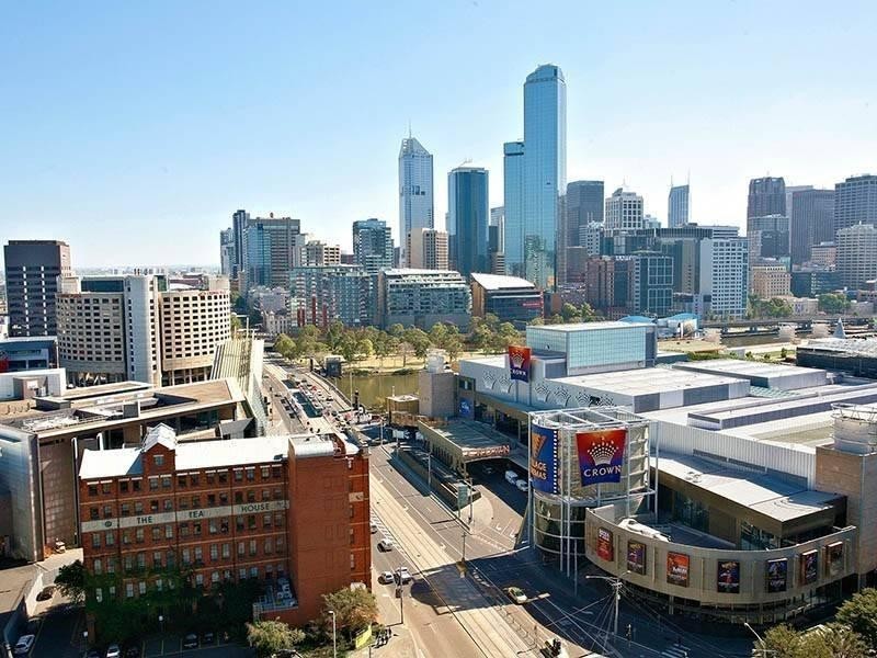 REF 073111/63 Whiteman Street, Southbank VIC 3006