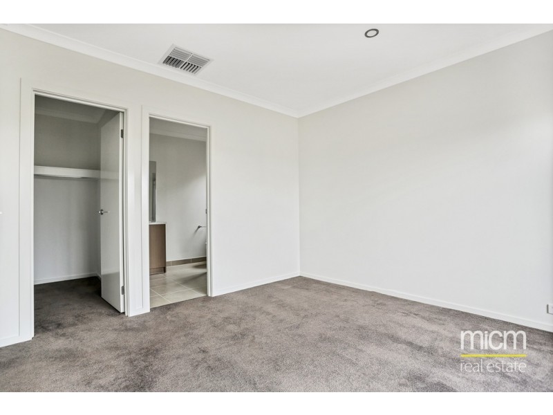 37 Saltmarsh Crescent, Point Cook VIC 3030