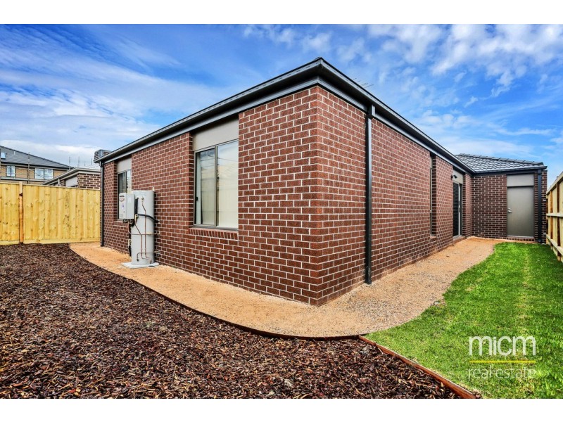 37 Saltmarsh Crescent, Point Cook VIC 3030