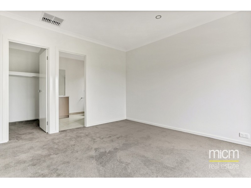 29 Saltmarsh Crescent, Point Cook VIC 3030