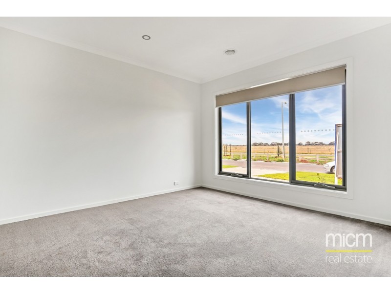 29 Saltmarsh Crescent, Point Cook VIC 3030