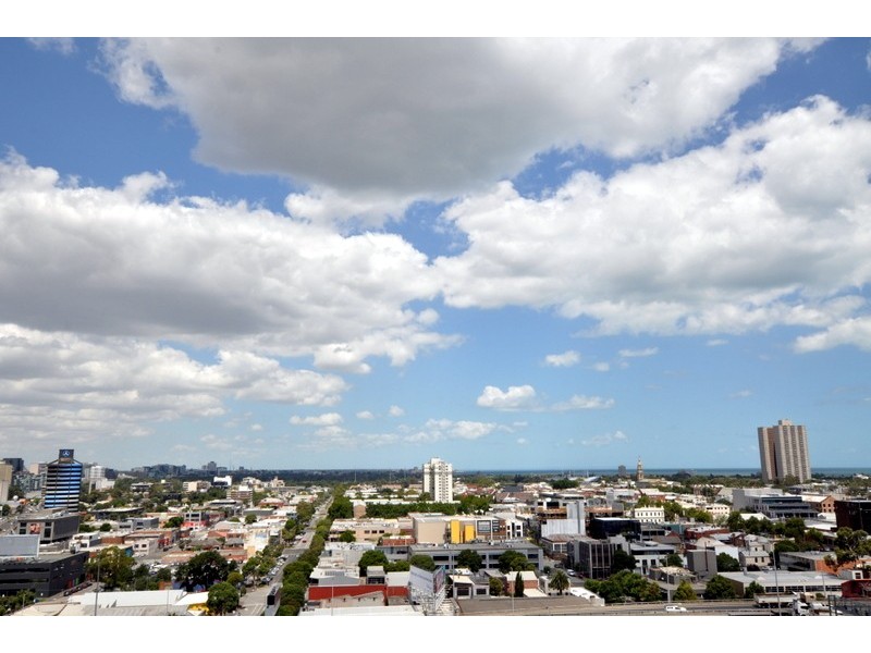 REF 080105/241 City Road, Southbank VIC 3006