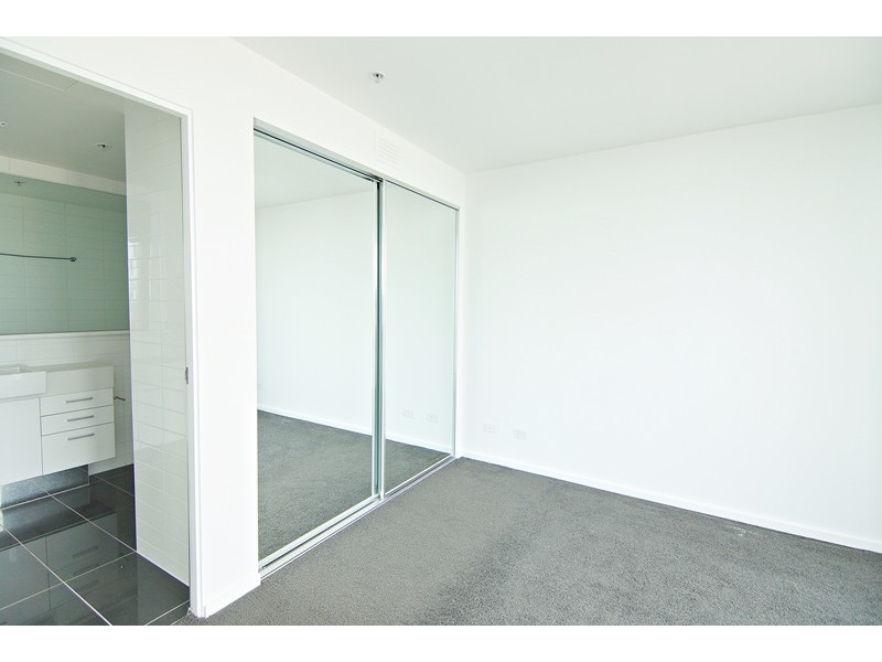 REF 080132/241 City Road, Southbank VIC 3006