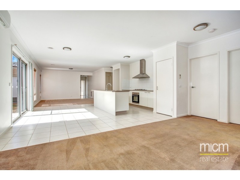 24 Casino Parade, Point Cook VIC 3030