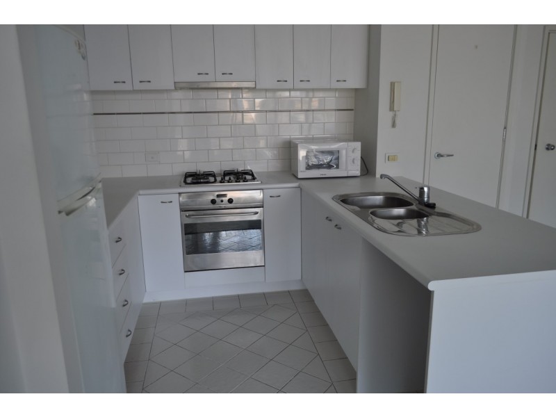 REF 080205/38 Bank Street, South Melbourne VIC 3205