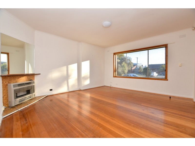 6 Centre Avenue, Port Melbourne VIC 3207