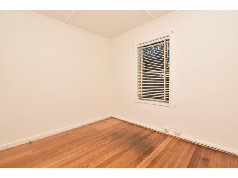 6 Centre Avenue, Port Melbourne VIC 3207