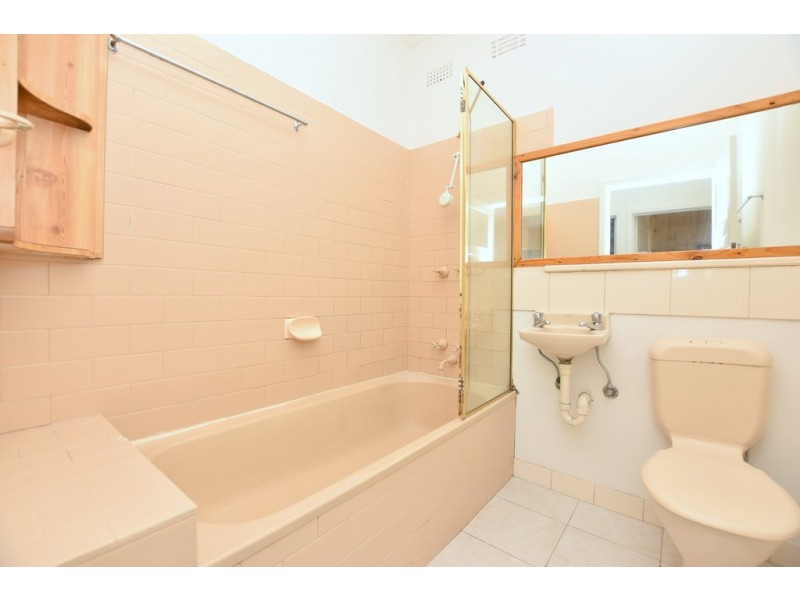 6 Centre Avenue, Port Melbourne VIC 3207