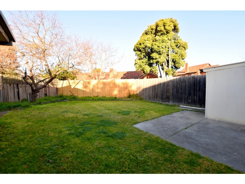 6 Centre Avenue, Port Melbourne VIC 3207