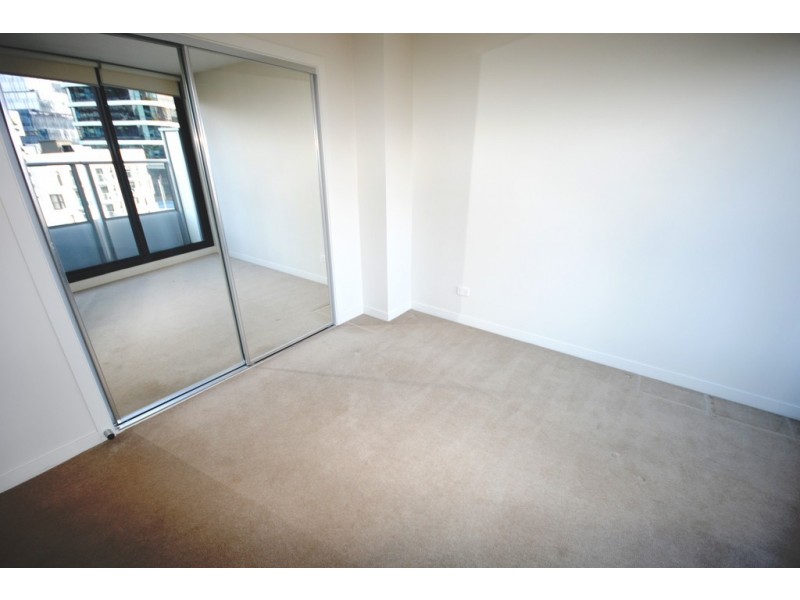 915/100 Harbour Esplanade, Docklands VIC 3008