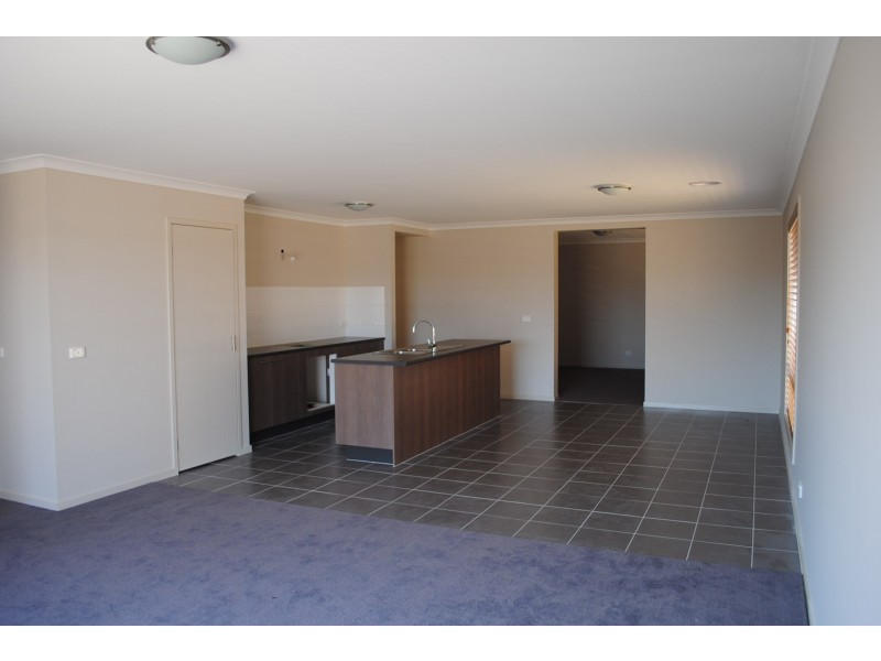 4 Warunda Parade, Point Cook VIC 3030