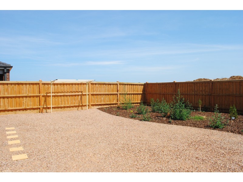 4 Warunda Parade, Point Cook VIC 3030