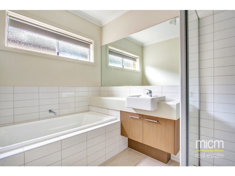 19 Heatherbell Avenue, Point Cook VIC 3030