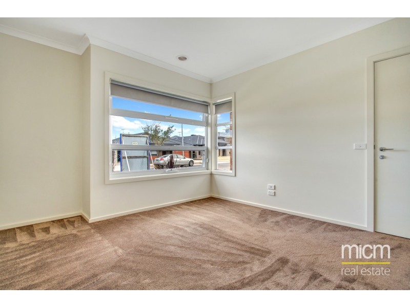 19 Heatherbell Avenue, Point Cook VIC 3030