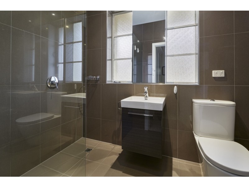 17/17 Queens Road, Melbourne VIC 3004