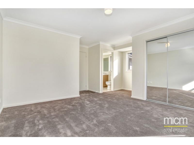 4 Teachers Crescent, Truganina VIC 3029