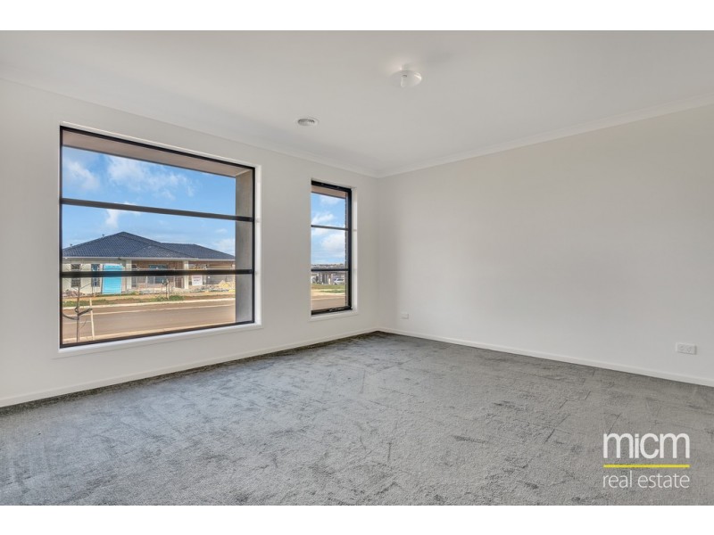 13 Coltan Avenue, Melton South VIC 3338