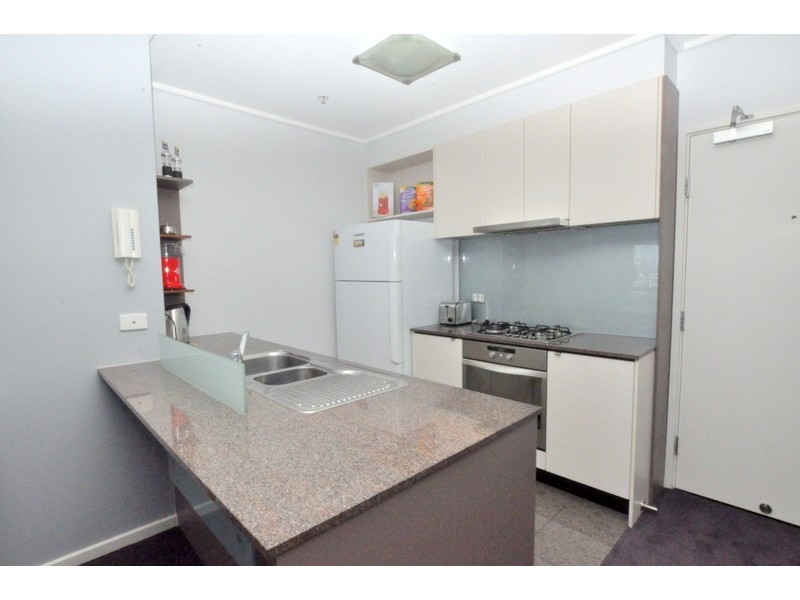 REF 081409/173 City Road, Southbank VIC 3006
