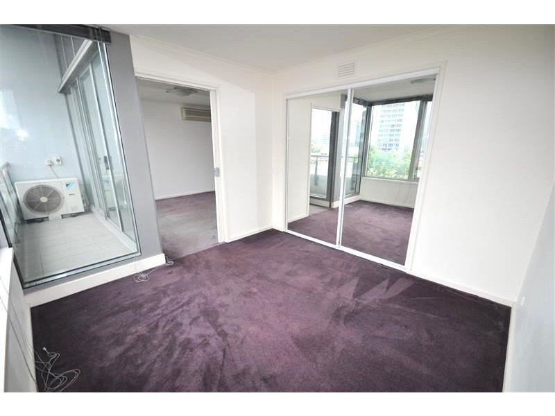 REF 081550/118 Dudley Street, West Melbourne VIC 3003
