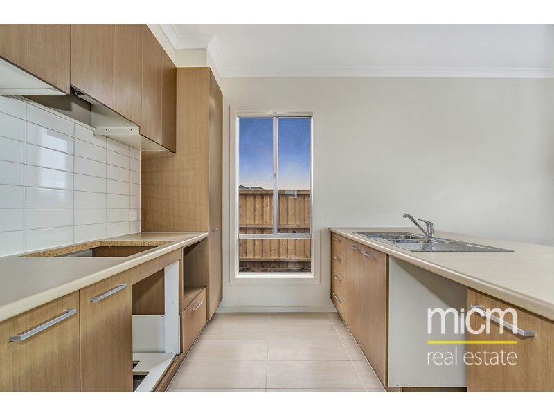 4 Teacher Crescent, Truganina VIC 3029