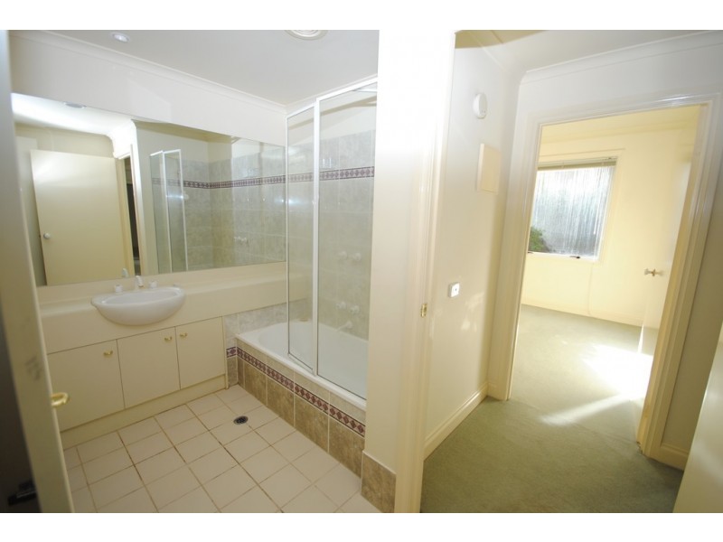 REF 081712/33 Latrobe Street, Melbourne VIC 3000