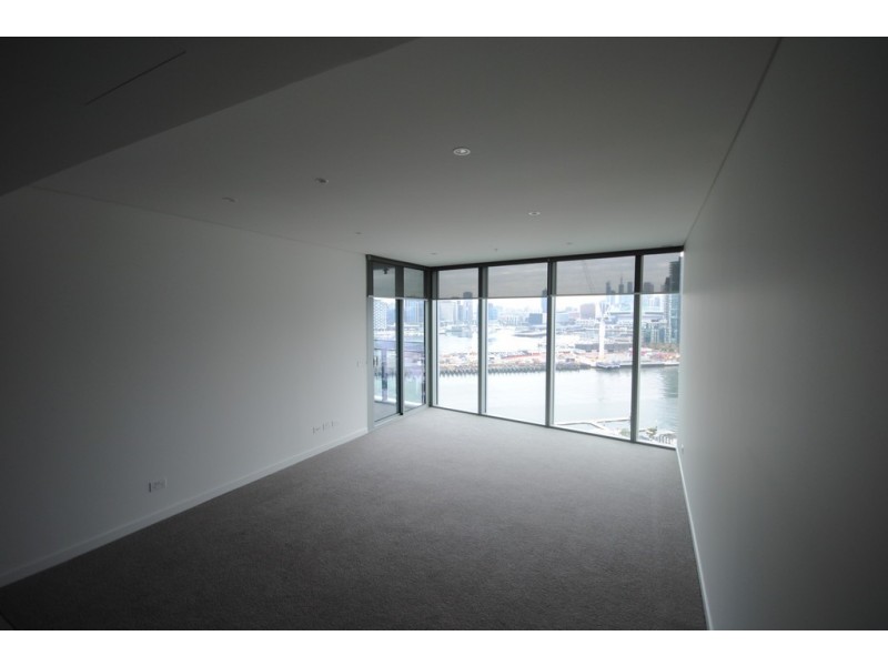 REF 081713A/81 South Wharf Drive, Docklands VIC 3008
