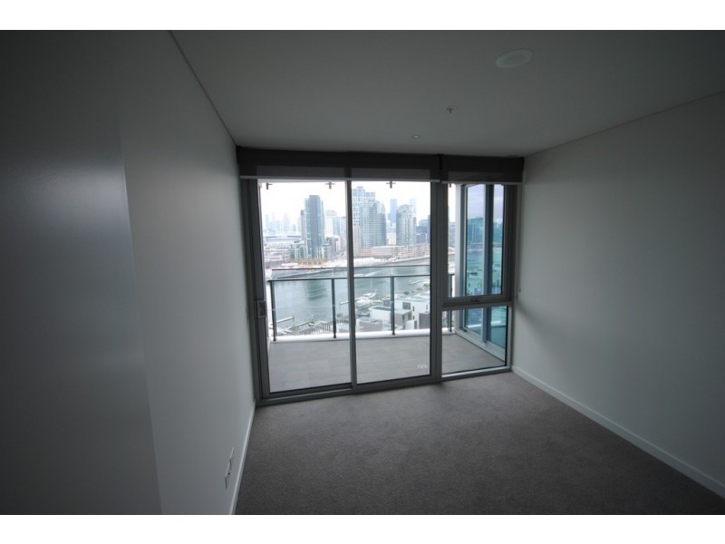 REF 081713A/81 South Wharf Drive, Docklands VIC 3008