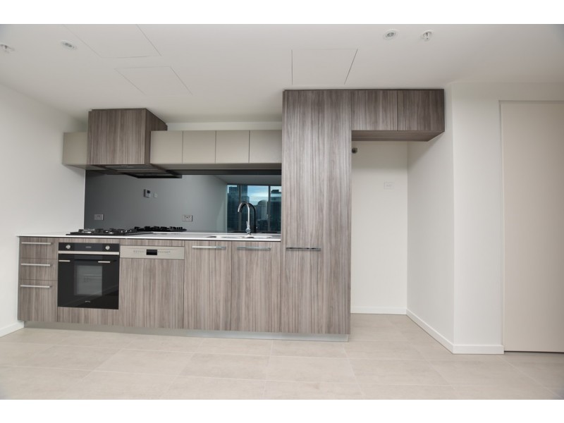 REF 081713A/81 South Wharf Drive, Docklands VIC 3008