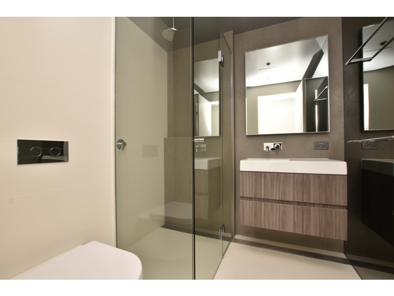 REF 081713A/81 South Wharf Drive, Docklands VIC 3008