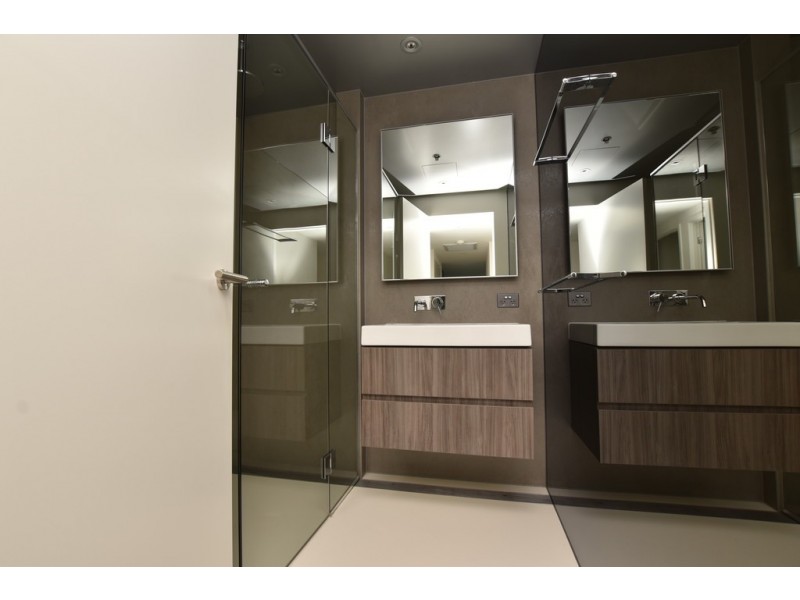 REF 081713A/81 South Wharf Drive, Docklands VIC 3008