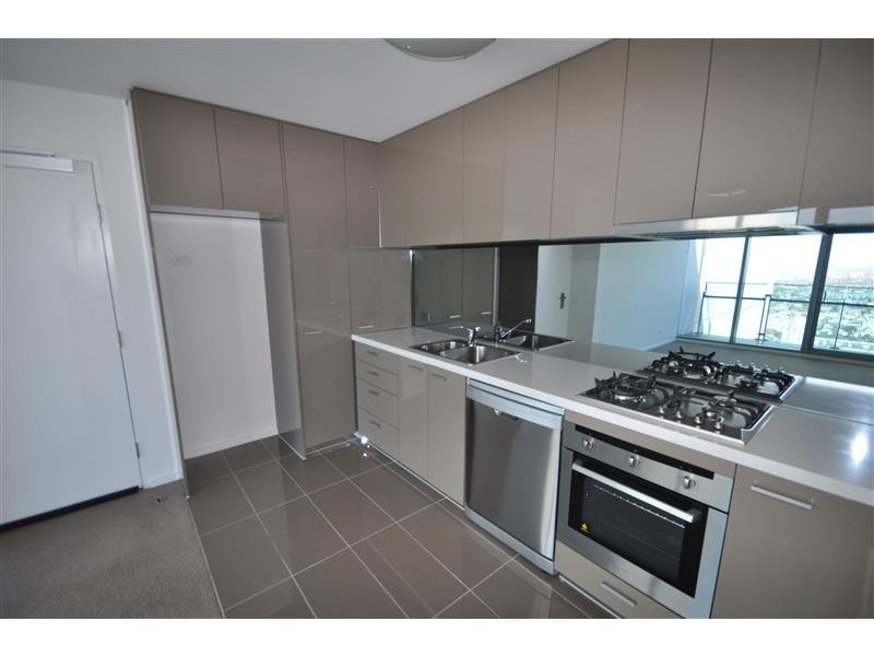 REF 081803/241 City Road, Southbank VIC 3006