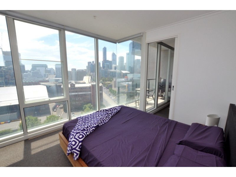 REF 081812/63 Whiteman Street, Southbank VIC 3006