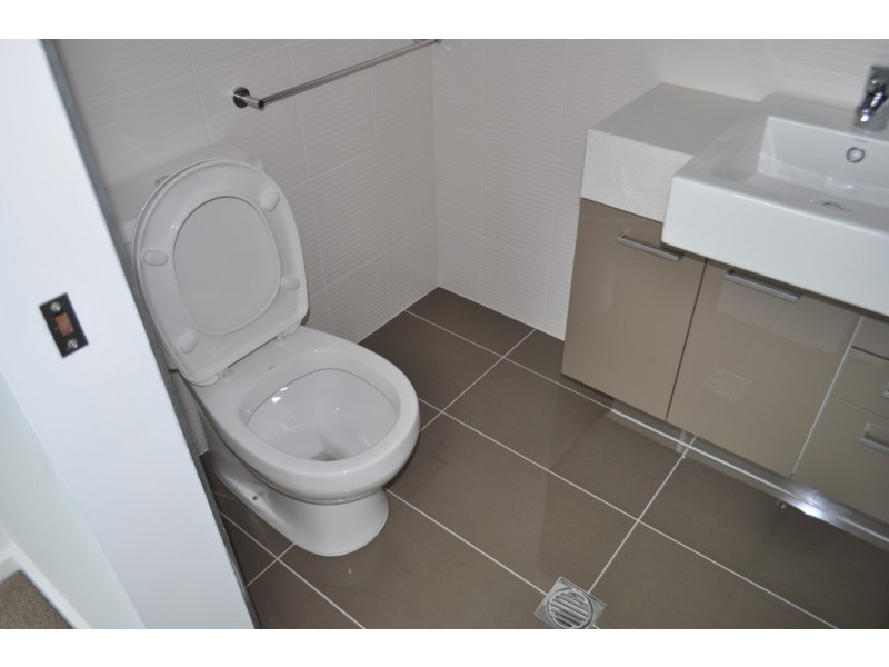 REF 082100/241 City Road, Southbank VIC 3006