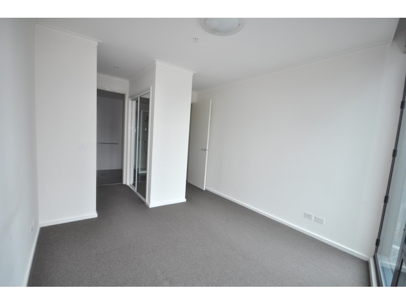 REF 082101/180 City Road, Southbank VIC 3006