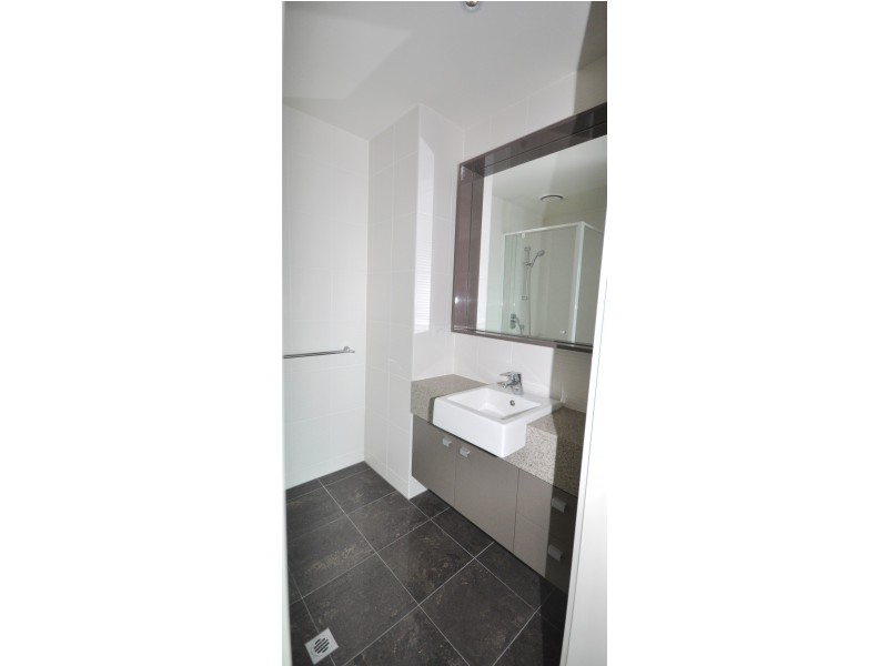 REF 082101/180 City Road, Southbank VIC 3006