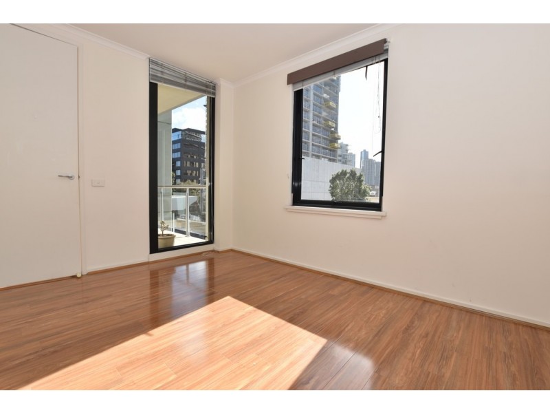 REF 082232/63 Dorcas Street, South Melbourne VIC 3205