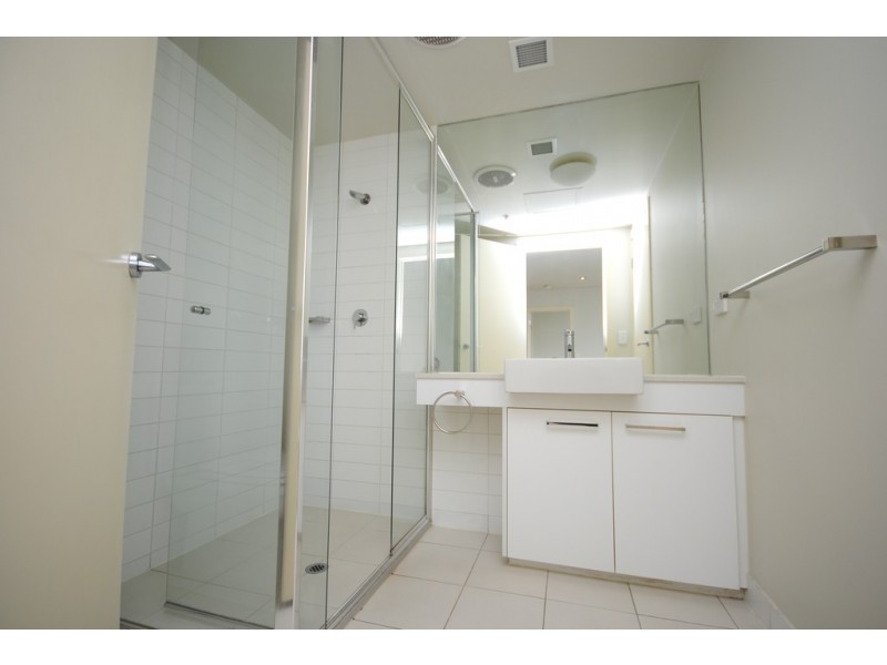 3010A/100 Harbour Esplanade, Docklands VIC 3008