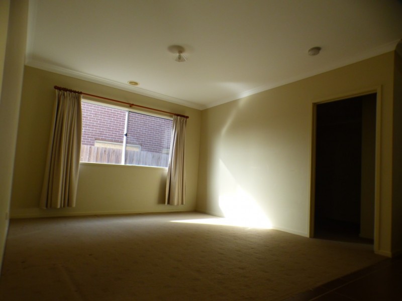 37 Millpond Drive, Point Cook VIC 3030