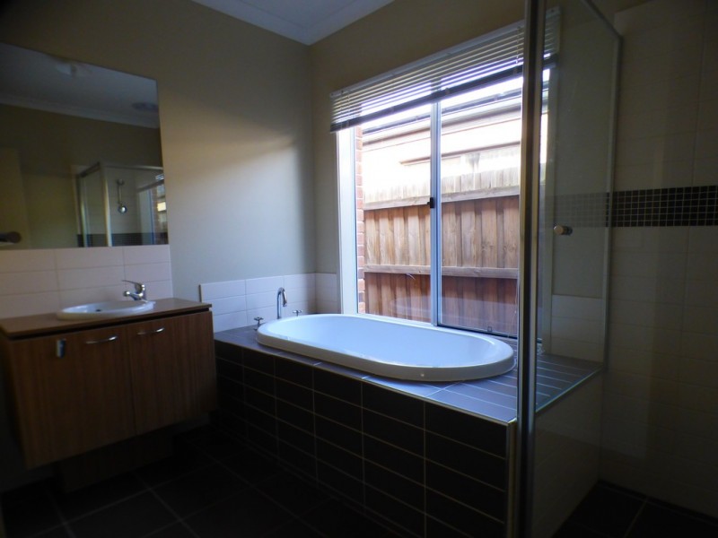 37 Millpond Drive, Point Cook VIC 3030