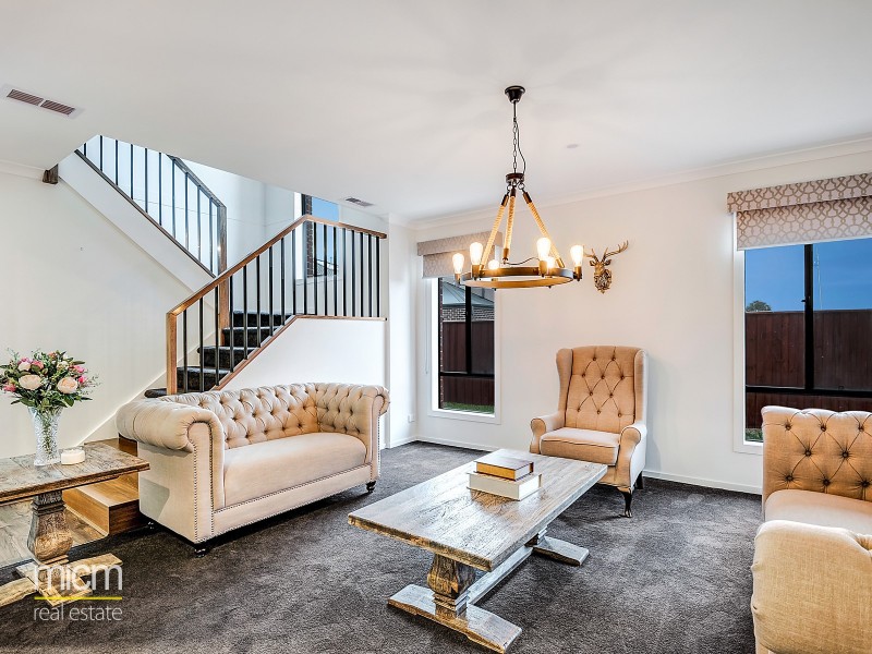 2 Regal Road, Point Cook VIC 3030