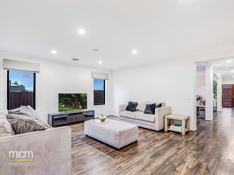 2 Regal Road, Point Cook VIC 3030